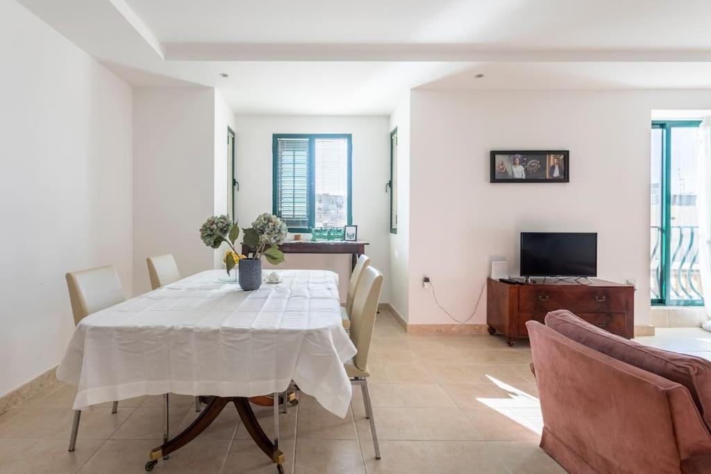 City Penthouse With Roof Terrace And Sea Views Valletta Kültér fotó