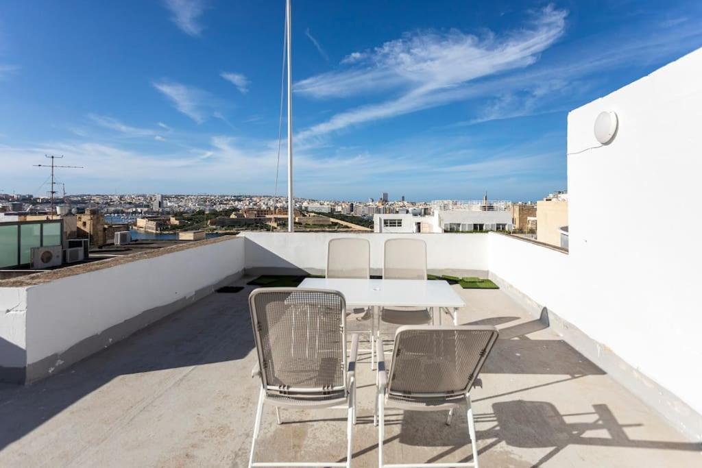 City Penthouse With Roof Terrace And Sea Views Valletta Kültér fotó
