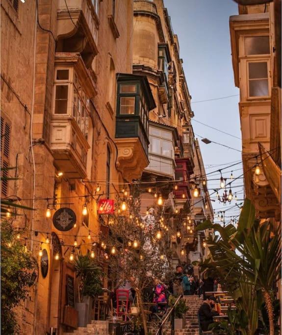 City Penthouse With Roof Terrace And Sea Views Valletta Kültér fotó