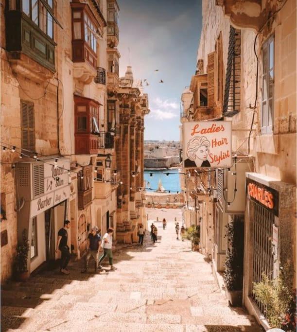 City Penthouse With Roof Terrace And Sea Views Valletta Kültér fotó
